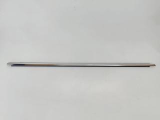 Молдинг стекла передний правый Volkswagen Touareg 2