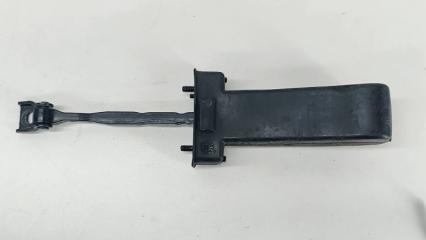 Фото запчасти ограничитель двери передний Mercedes A200 Б/У запчасть Запчасть ограничитель двери передний Mercedes A200