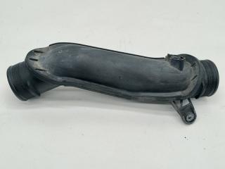 Патрубок интеркулера Touareg NF 3.0 TDi