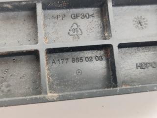 Кронштейн радиатора A180 W177 1.3