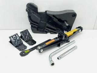 Набор инструментов Volkswagen Touareg 2