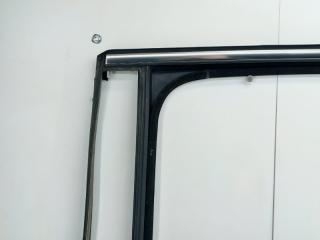 Уплотнитель стекла задний левый Touareg 2 NF 4.2