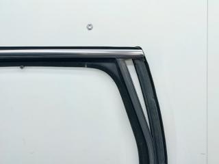 Уплотнитель стекла задний левый Touareg 2 NF 4.2