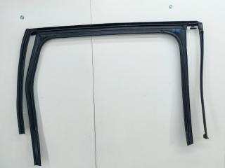 Уплотнитель стекла задний левый Touareg 2 NF 4.2