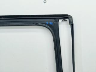 Уплотнитель стекла задний левый Touareg 2 NF 4.2