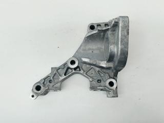 Запчасть кронштейн двигателя Mercedes CLA