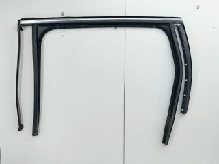 Уплотнитель стекла задний левый Volkswagen Touareg 2