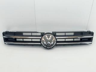 Решетка радиатора Volkswagen Touareg 2