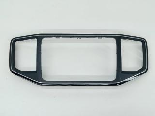 Запчасть рамка магнитолы Volkswagen Amarok