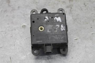 Запчасть моторчик заслонки печки Subaru Impreza