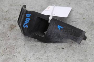 Запчасть кронштейн  бампера пл Volvo S40