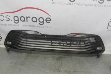 Запчасть решетка в бампер Toyota Camry