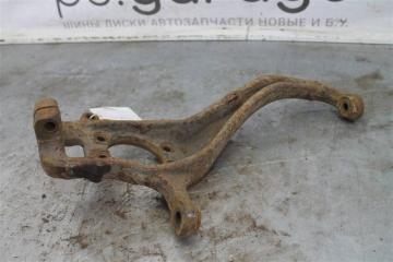Кулак передний правый Nissan Pathfinder 2006