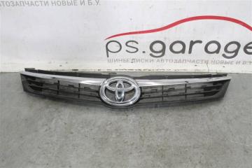 Запчасть решетка радиатора Toyota Camry 2015