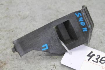 Запчасть кронштейн  бампера пп Volvo S40