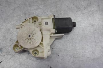 Запчасть моторчик стеклоподъемника Ford Focus 2009