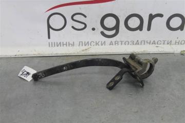 Запчасть петля багажника задняя левая Volkswagen Touareg 2004