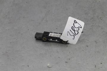 Запчасть датчик удара  air bag Volkswagen Touareg 2004