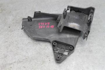 Запчасть кронштейн замкат двери пп Volvo S60 2012
