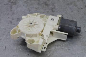 Фото запчасти моторчик стеклоподъемника Ford Focus 2008 контрактная запчасть Запчасть моторчик стеклоподъемника Ford Focus 2008