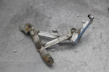 Запчасть петля багажника правая Mitsubishi Lancer 2007
