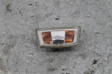 Запчасть повторитель на крыло желтый Chevrolet Cruze 2011