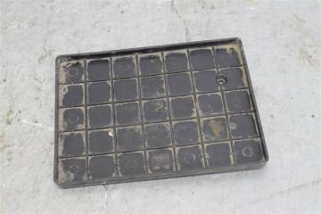 Запчасть площадка под аккумулятор Lifan Solano 2012