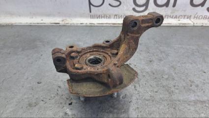 Кулак передний правый Nissan Tiida 2006