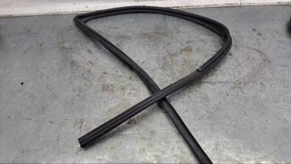 Запчасть уплотнитель стекла двери передний правый Лада Ларгус 2020