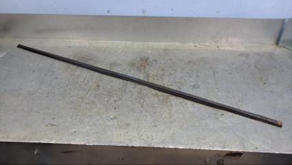 Запчасть уплотнитель левый Opel Astra 2006