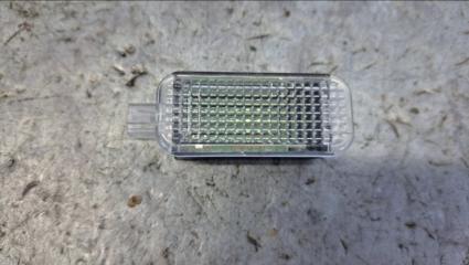 Запчасть плафон салонный Audi A6