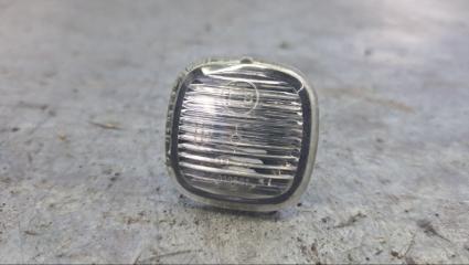 Запчасть повторитель на крыло белый Skoda Octavia 2008