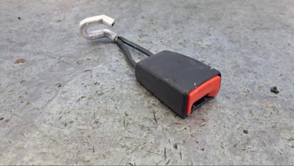 Запчасть ответная часть ремня безопасности Skoda Octavia 2008