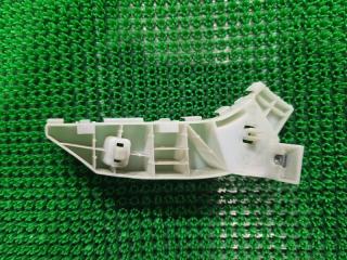 Крепление бампера переднее левое VERISA DC5W