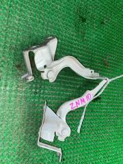 Крепление капота переднее TOYOTA ISIS 2008 контрактная Крепление капота переднее TOYOTA ISIS 2008