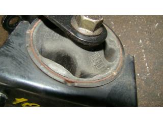 Подушка акпп передняя TOYOTA PREMIO ZZT245 1ZZ 2 ракурс