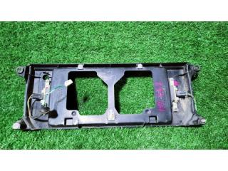 Рамка для номера TOYOTA CROWN GS130 75082-30230 2 ракурс