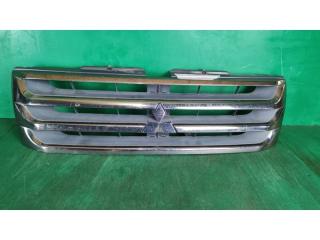 Запчасть Решетка радиатора  MITSUBISHI PAJERO IO MR511943,2MOD Контрактный Цвет: ХРОМ   ДЕФЕКТ КРЕПЛЕНИЯ.