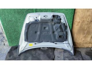 Капот V50 2006 MW