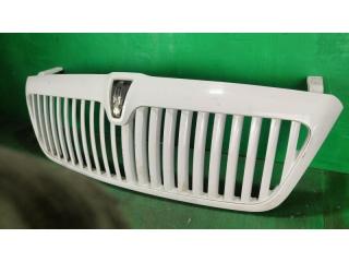 Решетка радиатора LINCOLN NAVIGATOR U228