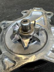 Помпа водяная TOYOTA VOXY ZRR85 3ZR 4 ракурс