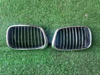 Решетка радиатора BMW 5-SERIES E39 81593130 1 ракурс Решетка радиатора BMW 5-SERIES E39 81593130 1 ракурс