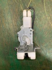 Замок 5-й двери SUZUKI SWIFT ZC72S B6765 5 ракурс