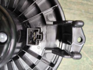 Мотор печки HONDA VEZEL RU3 LEB 6R231040 4 ракурс