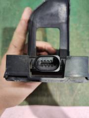 Датчик парковки правый задний VOLKSWAGEN GOLF AUCHP CHP 5Q0907686 4 ракурс