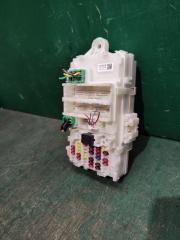 Блок предохранителей HONDA VEZEL RU3 LEB 747045870W 3 ракурс