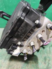 Блок abs HONDA VEZEL RU3 LEB T7BJ5 3 ракурс