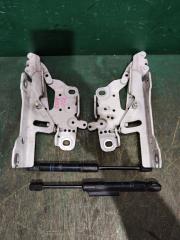 Петля капота BMW 1-SERIES F20 B47D20A 7336700 4 ракурс Петля капота BMW 1-SERIES F20 B47D20A 7336700 4 ракурс