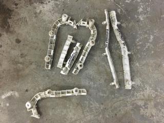 Запчасть направляющая бампера Mitsubishi Outlander XL 2005-2009