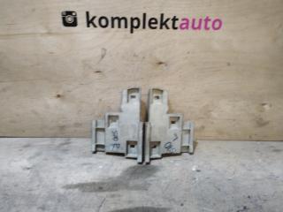 Запчасть кронштейн бампера передний Volvo S70 1997-2001